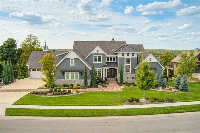$2,995,000 | 27582 Highland Circle, Olathe, KS 66061