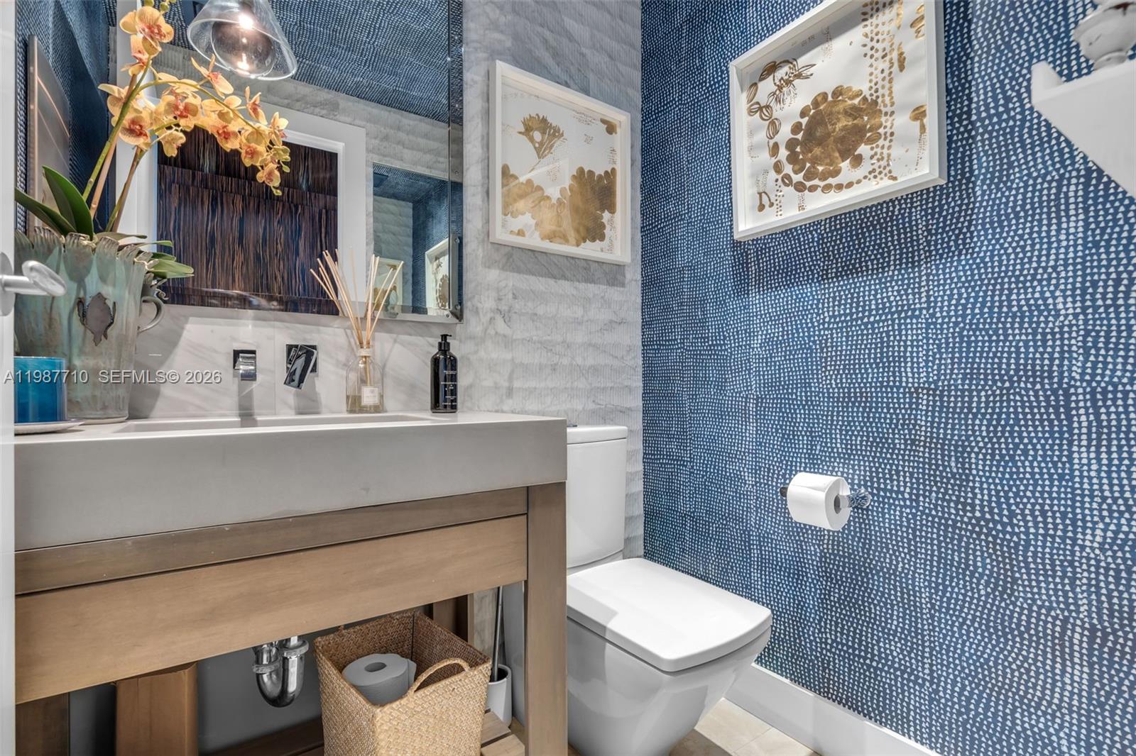 140 Hampton Lane Key Biscayne, FL 33149 - Photo 12 of 44 1/2 bath room