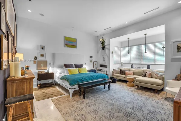 $5,495,000 | 140 Hampton Lane, Key Biscayne, FL 33149