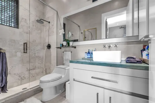 $5,495,000 | 140 Hampton Lane, Key Biscayne, FL 33149