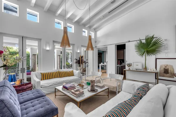 $5,495,000 | 140 Hampton Lane, Key Biscayne, FL 33149