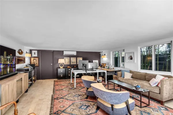$5,495,000 | 140 Hampton Lane, Key Biscayne, FL 33149