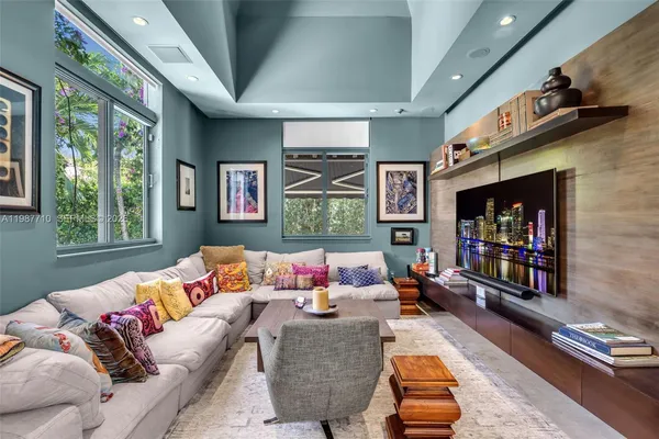 $5,495,000 | 140 Hampton Lane, Key Biscayne, FL 33149