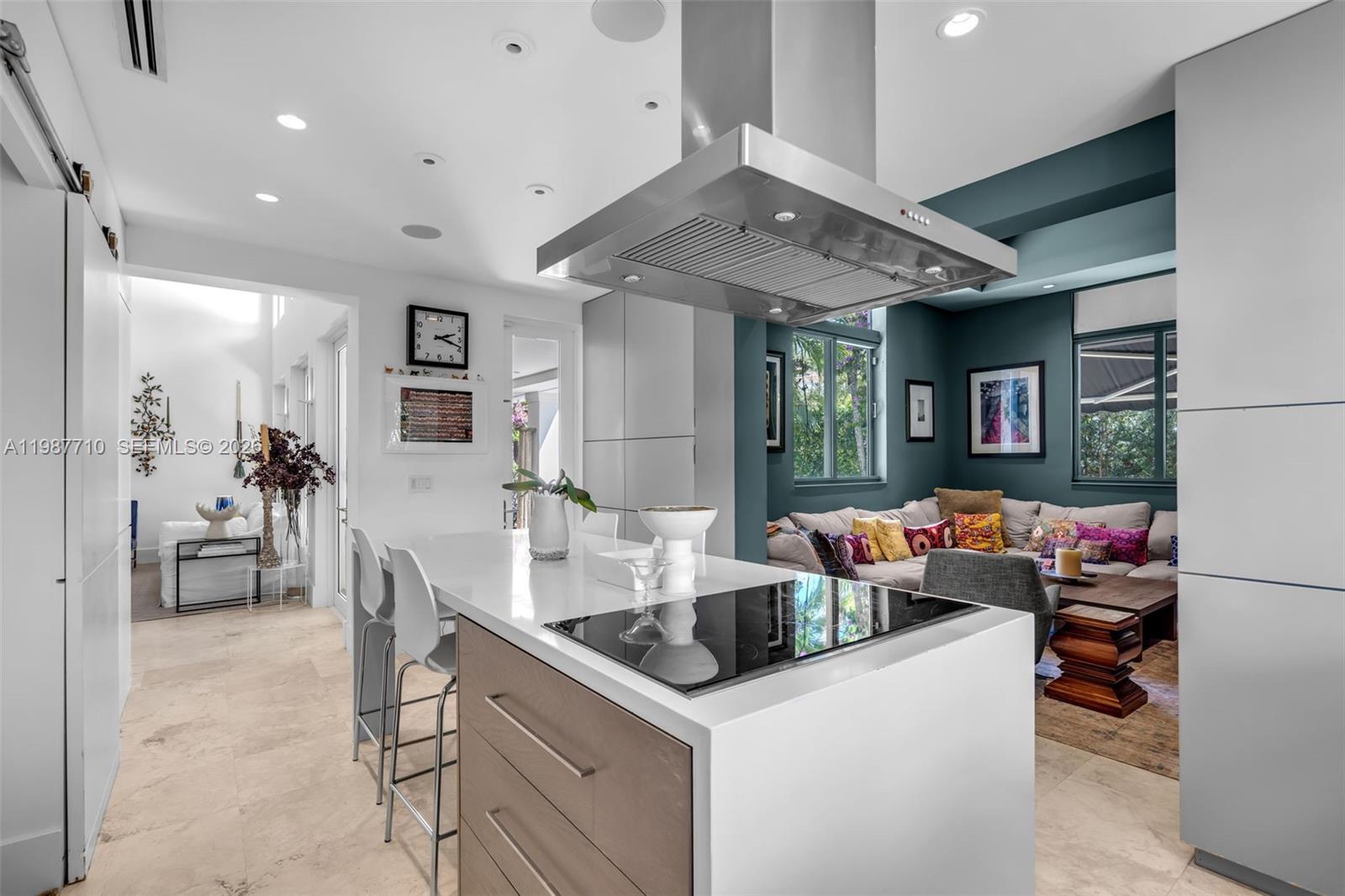 140 Hampton Lane Key Biscayne, FL 33149 - Photo 10 of 44