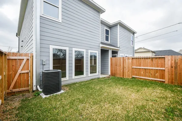 $2,700 | 4401 Alvin Street, Unit B, Houston, TX 77051