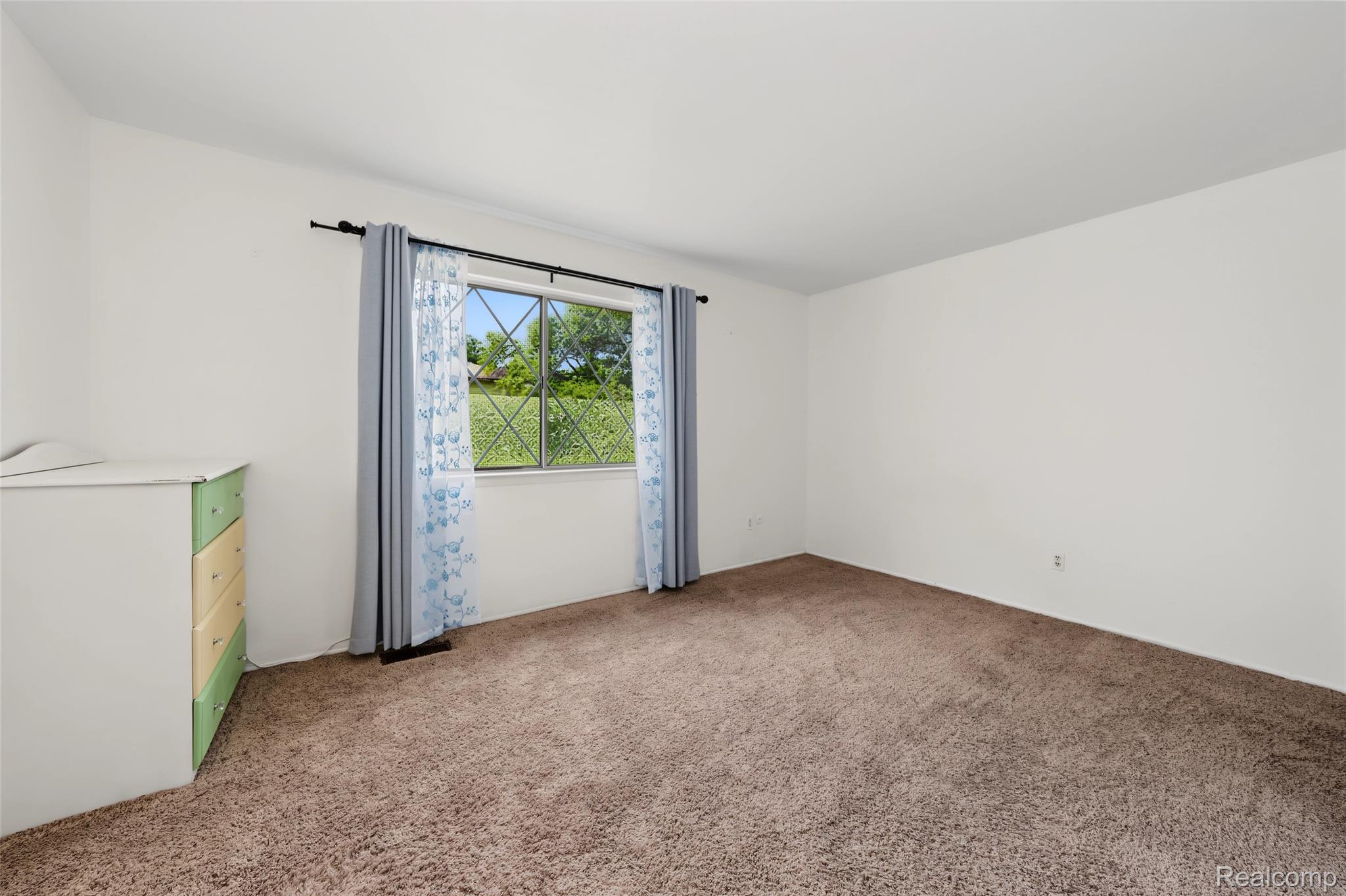 29289 Hayes Road, Unit F10 Warren, MI 48088 - Photo 27 of 40 27_Bedroom_1-2.jpeg