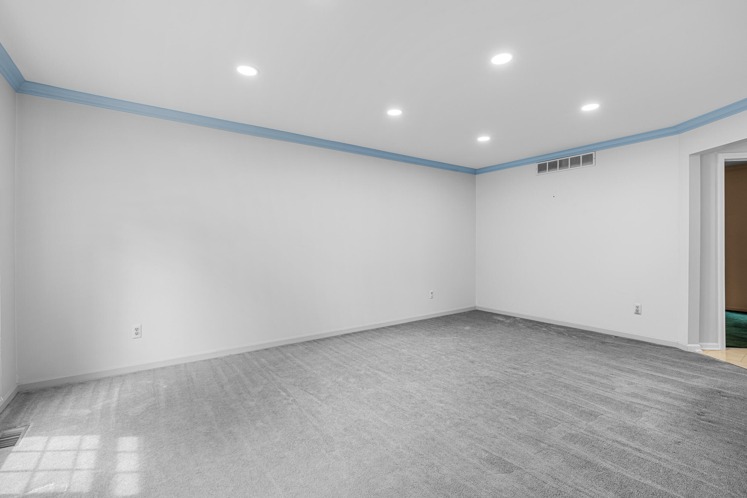 774 Baylor Road Rochester Hills, MI 48309 - Photo 9 of 47 Living Room