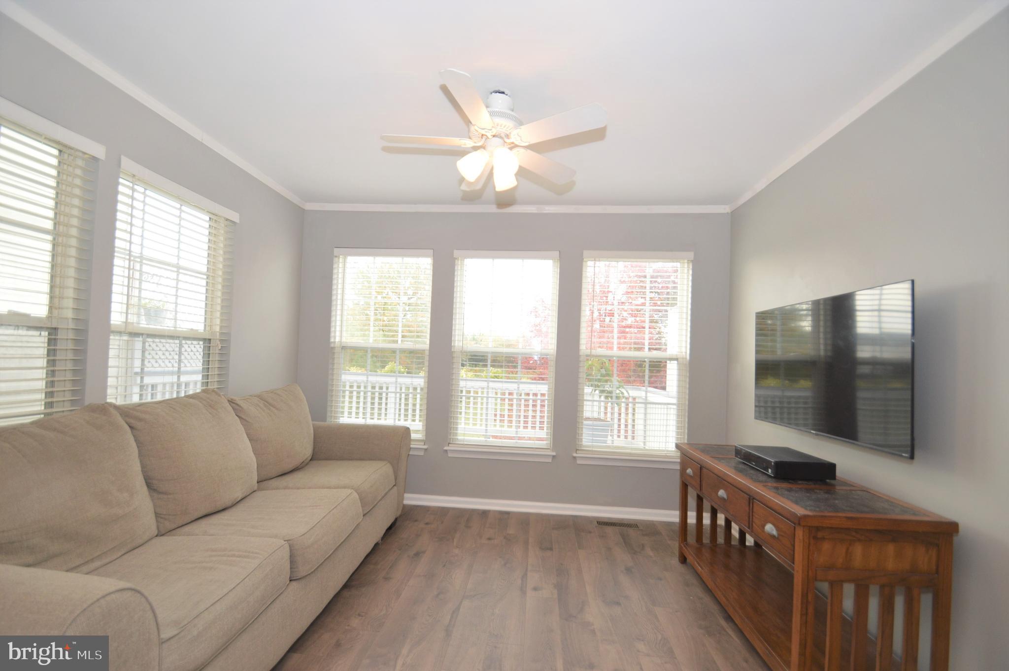 233 Shirley Square Southeast Leesburg, VA 20175 - Photo 12 of 32