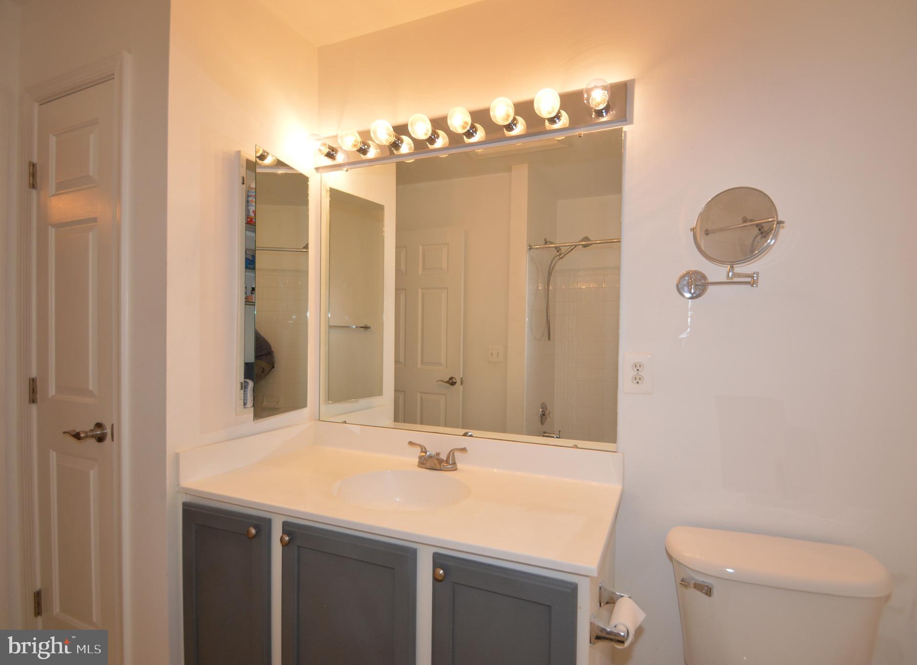 233 Shirley Square Southeast Leesburg, VA 20175 - Photo 21 of 32