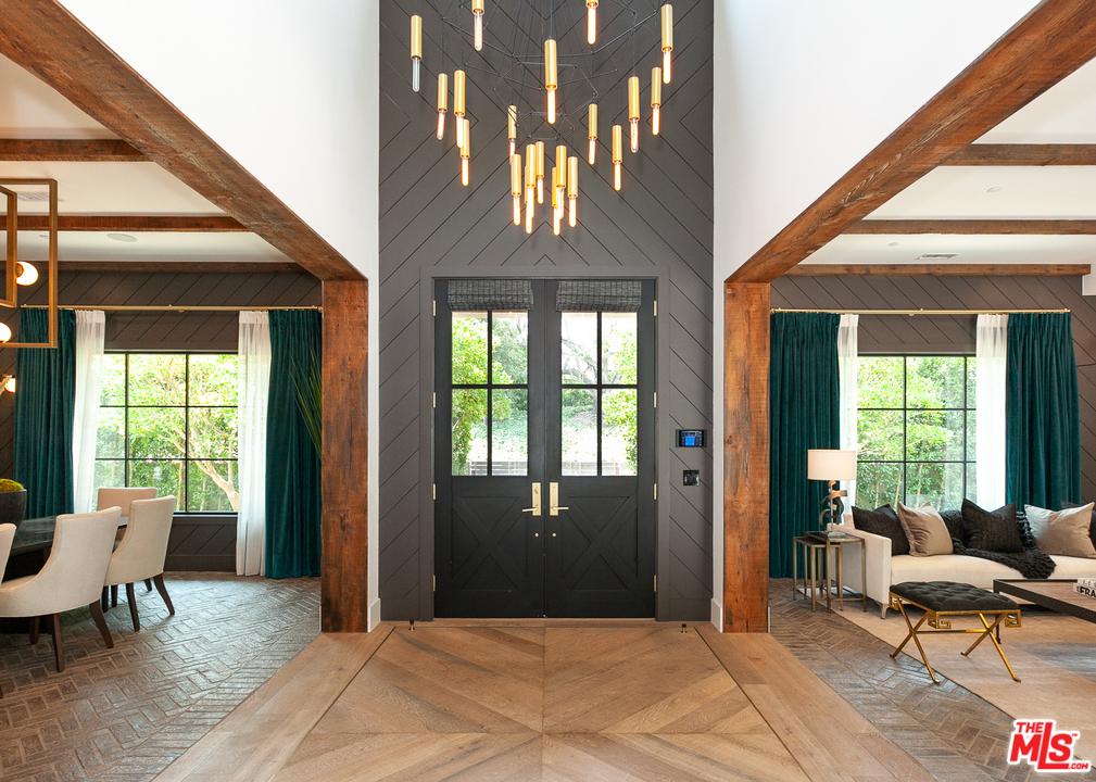 16174 Woodvale Road Encino, CA 91436 - Photo 2 of 35