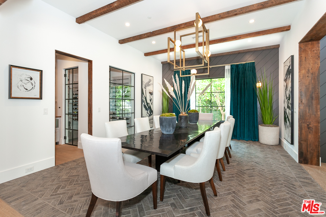 16174 Woodvale Road Encino, CA 91436 - Photo 11 of 35