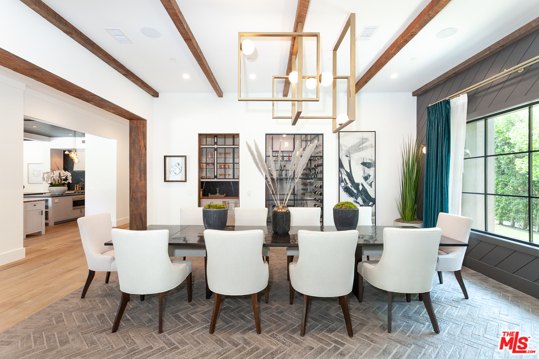 16174 Woodvale Road Encino, CA 91436 - Photo 10 of 35