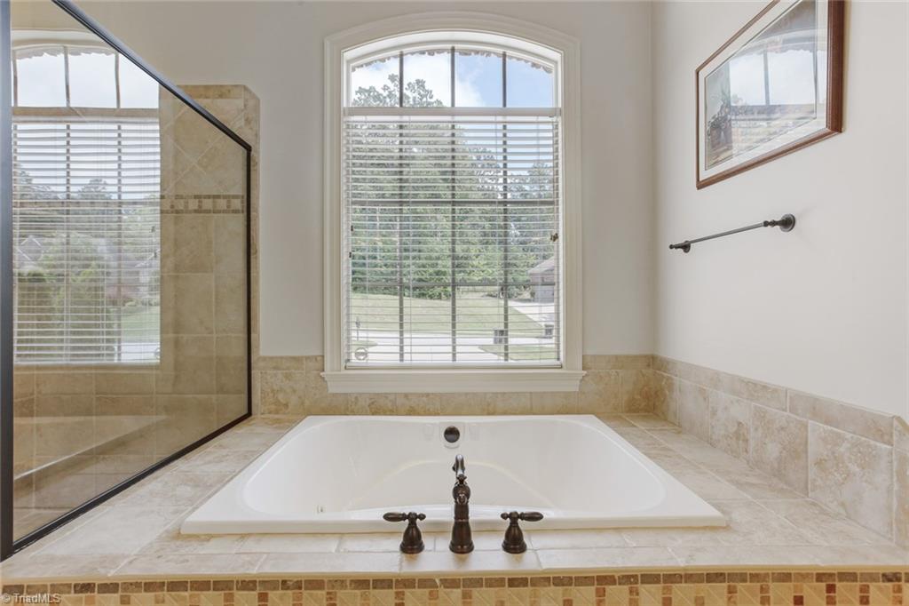 5045 Bennington Way High Point, NC 27262 - Photo 23 of 39 Gallery Image 23