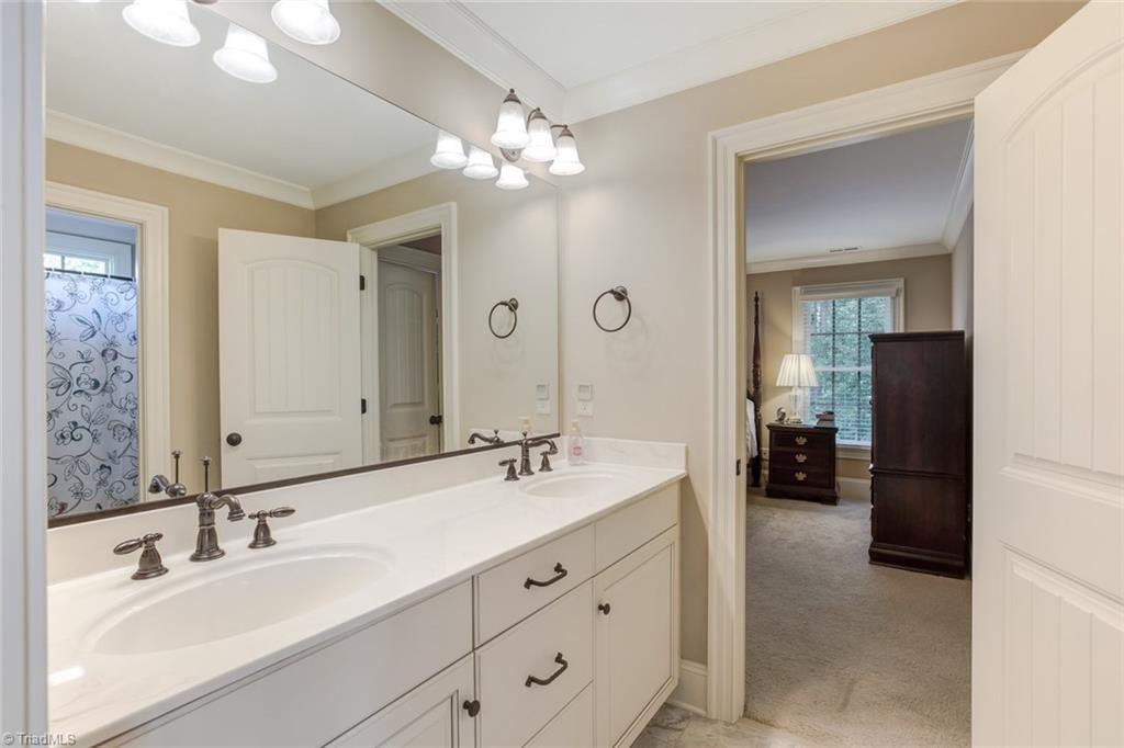 5045 Bennington Way High Point, NC 27262 - Photo 27 of 39 Gallery Image 27