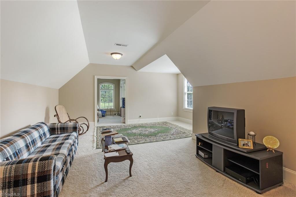 5045 Bennington Way High Point, NC 27262 - Photo 28 of 39 Gallery Image 28
