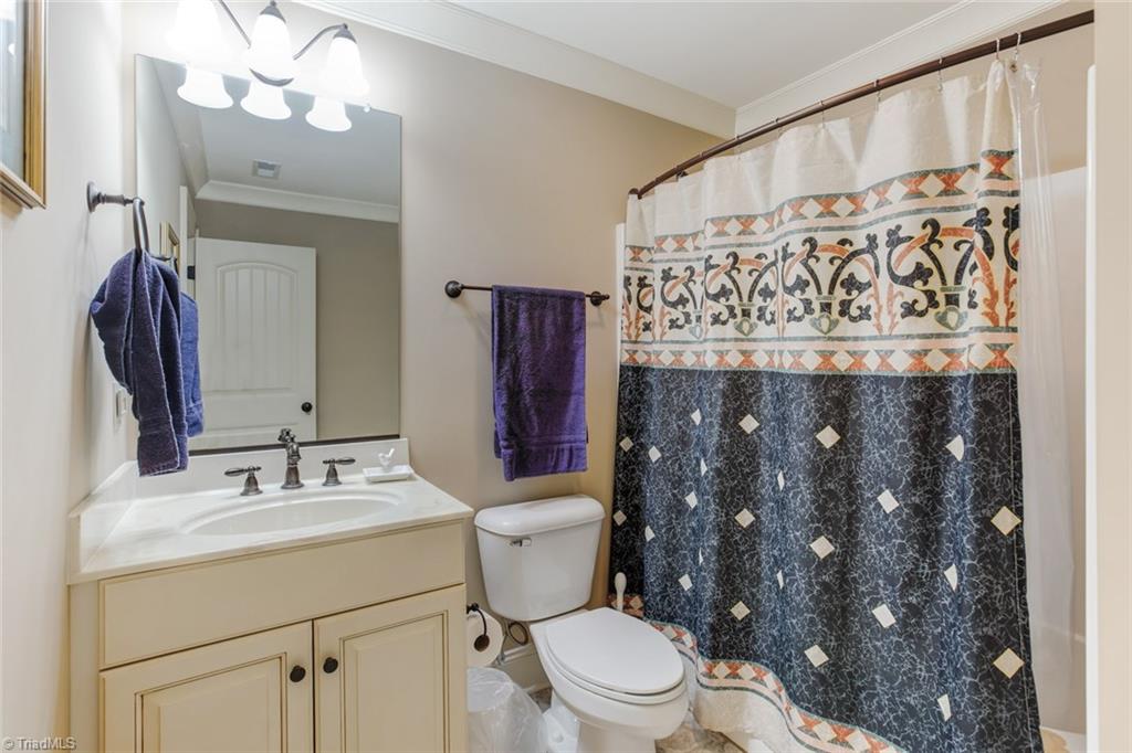 5045 Bennington Way High Point, NC 27262 - Photo 32 of 39 Gallery Image 32