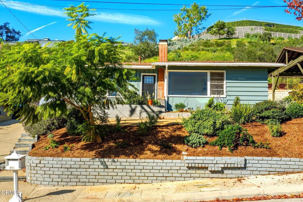 4487 Rising Hill Road Altadena, CA 91001 - Photo 3 of 39 4487_RH3_Enhanced