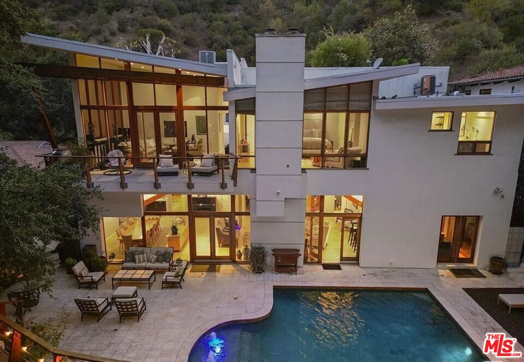 3600 Mandeville Canyon Road Los Angeles, CA 90049 - Photo 3 of 59