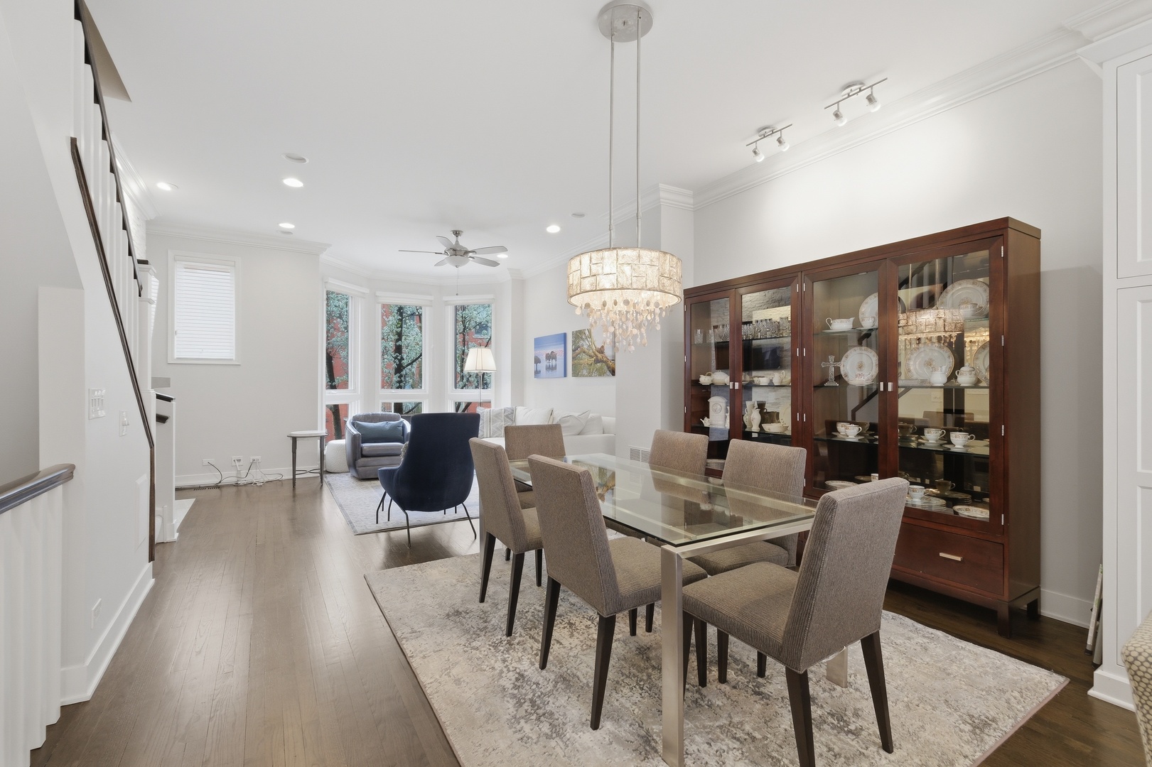 449 North Clinton Street Chicago, IL 60654 - Photo 7 of 26
