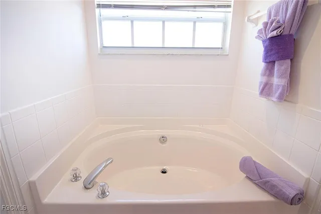 $1,850 | 3032 Southwest 10th Avenue, Cape Coral, FL 33914