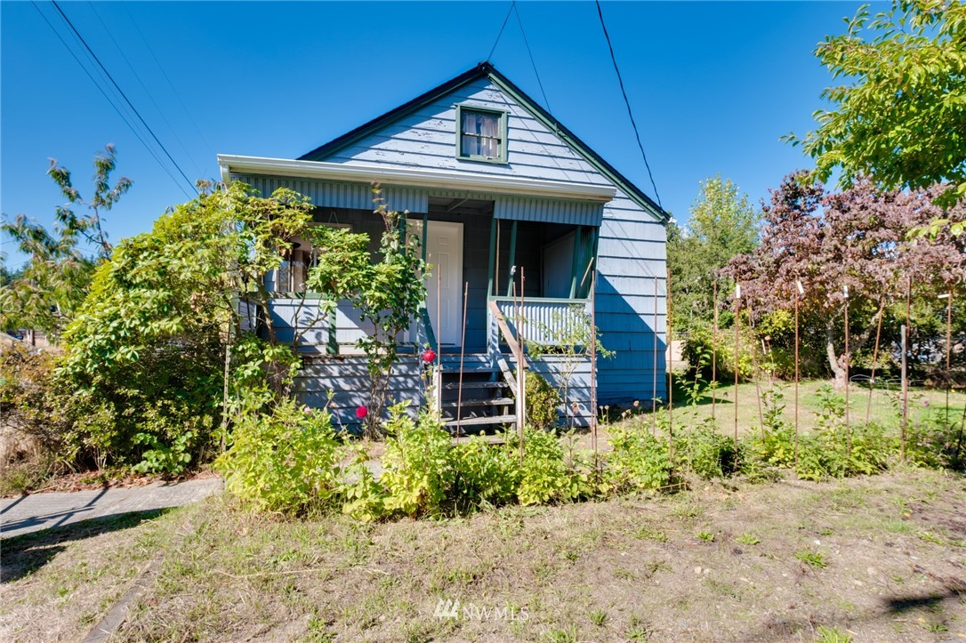 3103 Perry Avenue Bremerton, WA 98310 - Photo 1 of 25 Gallery Image 1