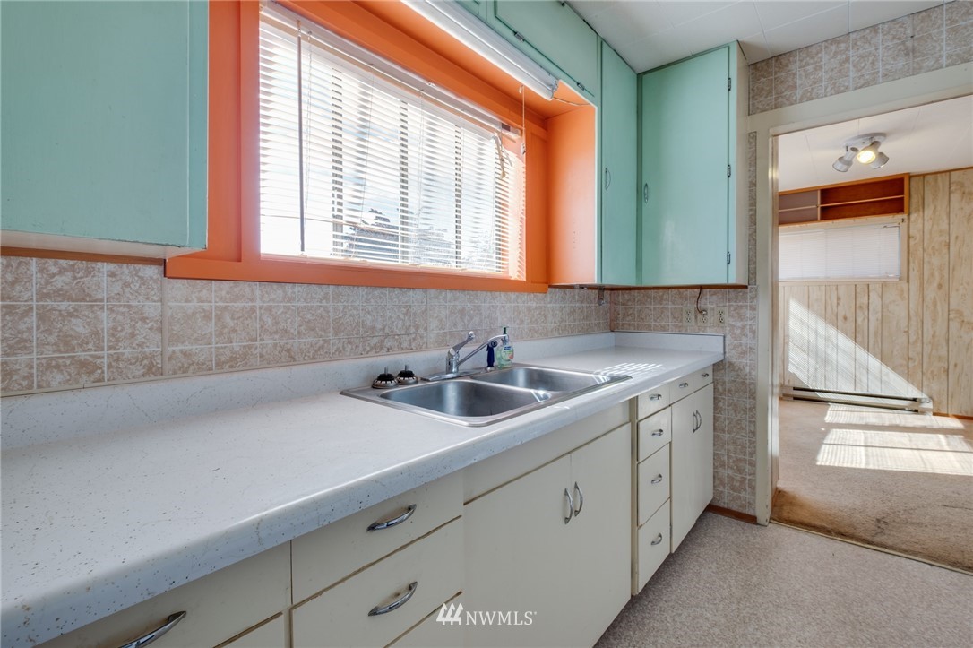 3103 Perry Avenue Bremerton, WA 98310 - Photo 11 of 25 Gallery Image 11
