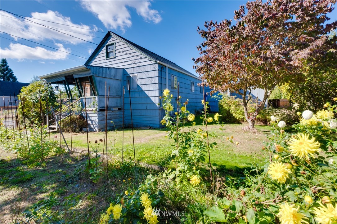 3103 Perry Avenue Bremerton, WA 98310 - Photo 3 of 25 Gallery Image 3