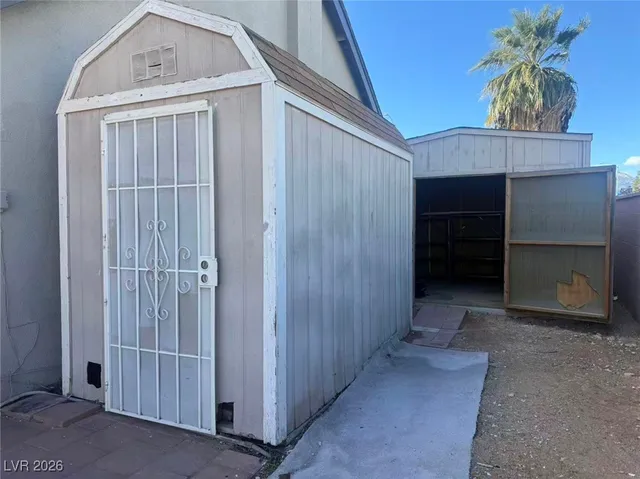 $2,395 | 1662 Shadow Mountain Place, Las Vegas, NV 89108