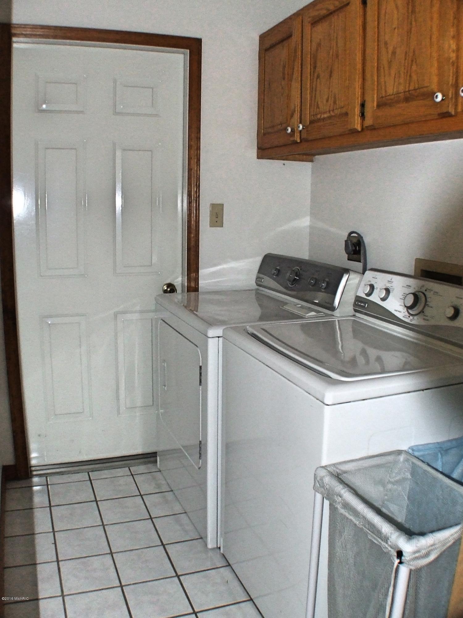 4101 Hagar Shore Road Coloma, MI 49038 - Photo 15 of 48 laundry_hagar