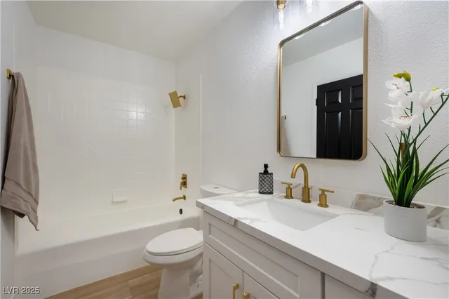 $3,500 | 5145 Tennis Court West, Las Vegas, NV 89120