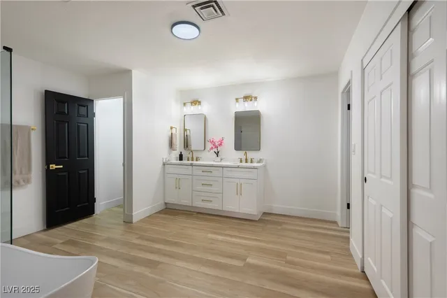 $3,500 | 5145 Tennis Court West, Las Vegas, NV 89120