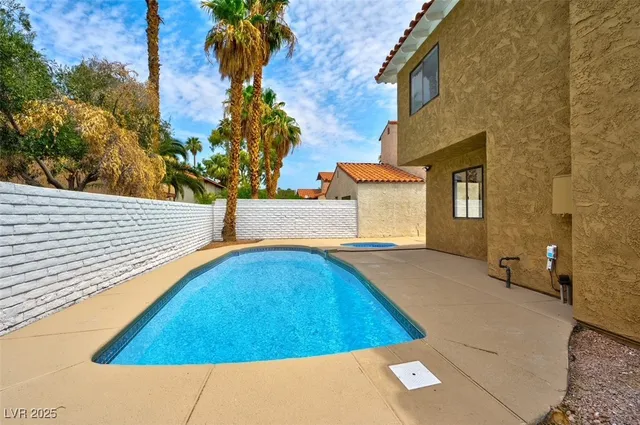 $3,500 | 5145 Tennis Court West, Las Vegas, NV 89120