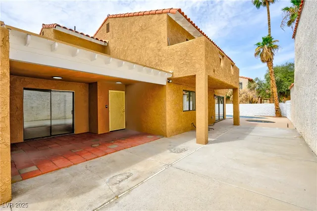 $3,500 | 5145 Tennis Court West, Las Vegas, NV 89120