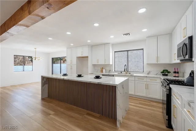 $3,500 | 5145 Tennis Court West, Las Vegas, NV 89120