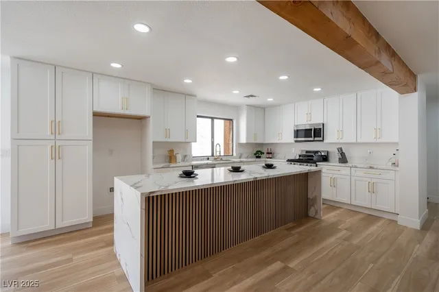 $3,500 | 5145 Tennis Court West, Las Vegas, NV 89120