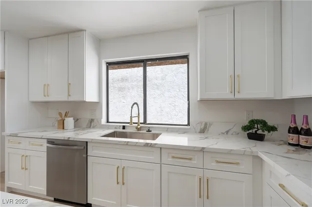 $3,500 | 5145 Tennis Court West, Las Vegas, NV 89120