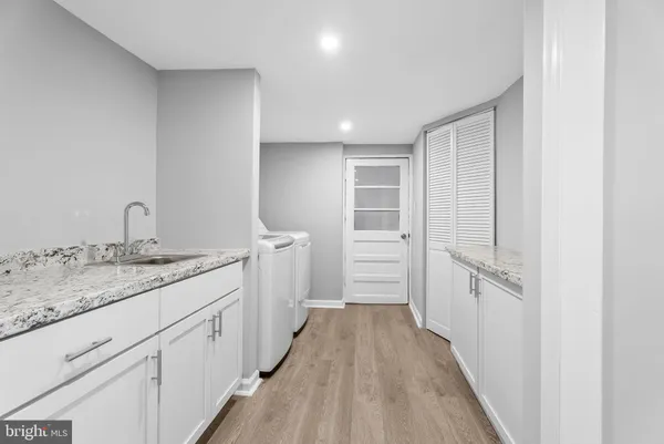 $819,900 | 5822 Brookview Drive, Alexandria, VA 22310