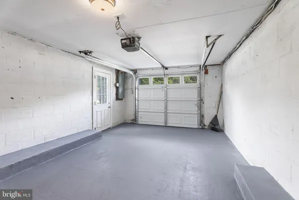 $819,900 | 5822 Brookview Drive, Alexandria, VA 22310