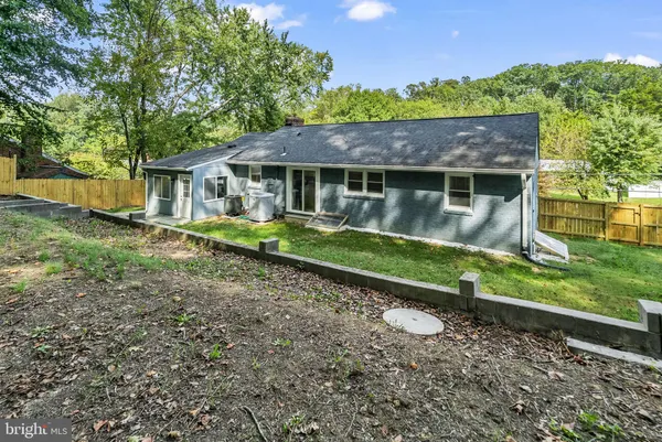 $819,900 | 5822 Brookview Drive, Alexandria, VA 22310