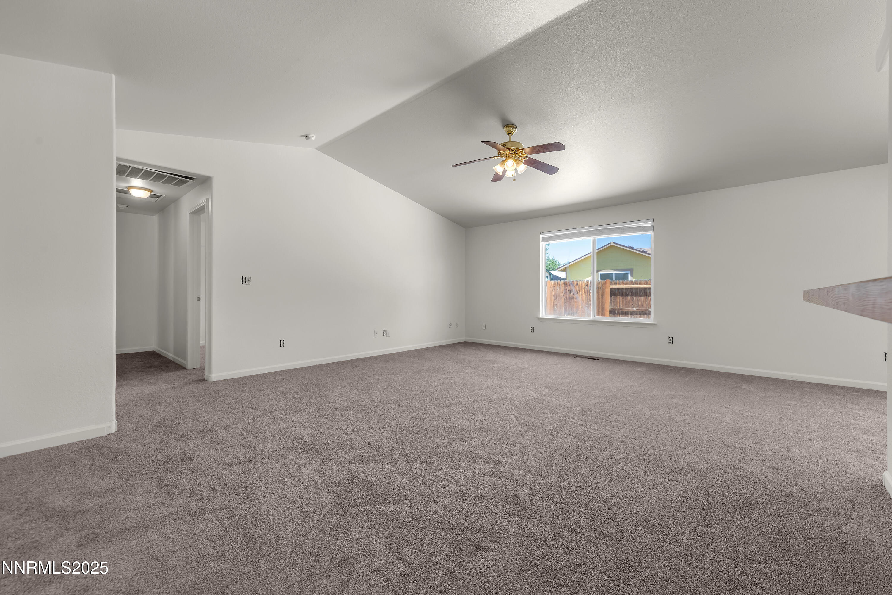930 Atrium Road Fernley, NV 89408 - Photo 6 of 31 Atruim930-008