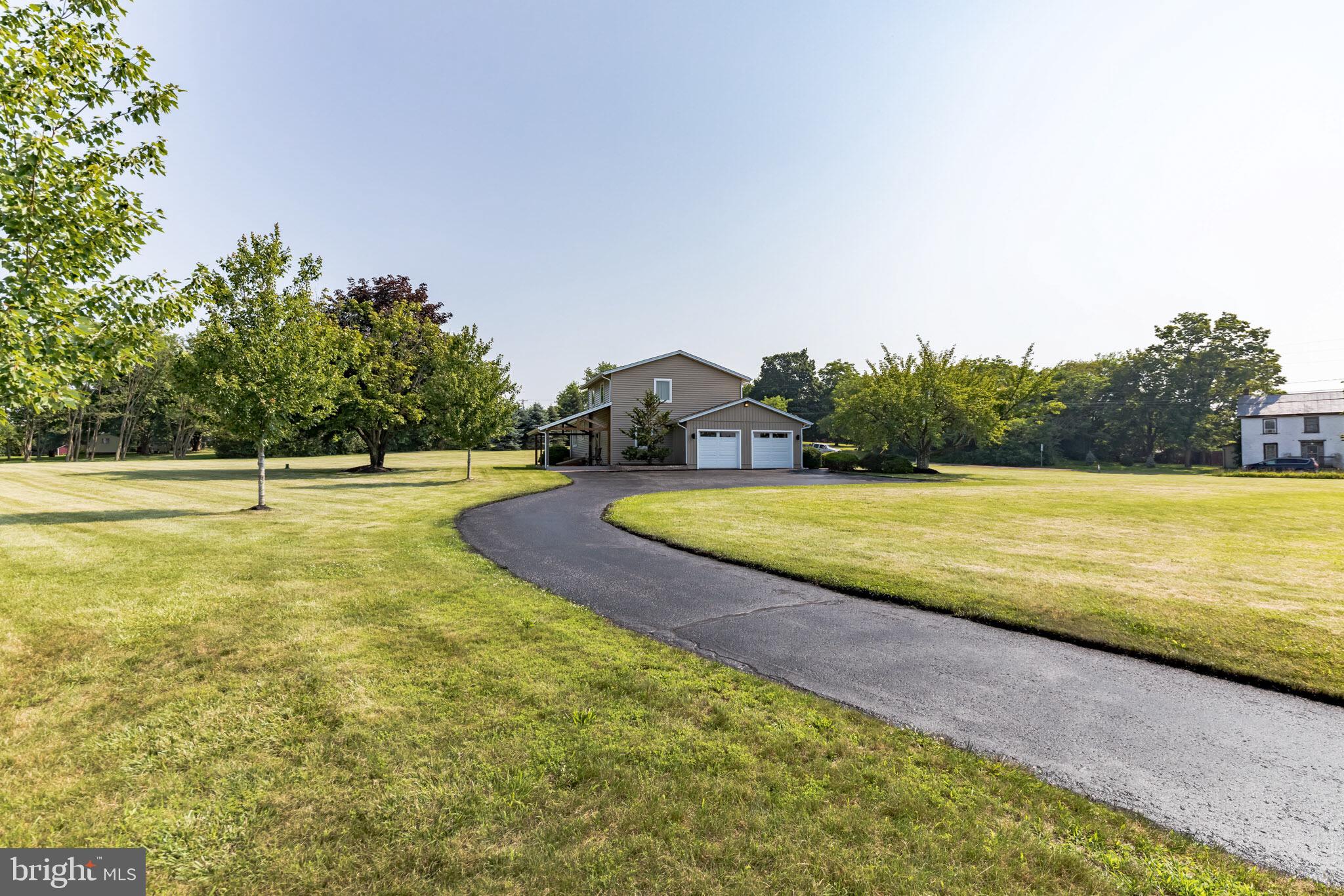 2329 East Buck Road Pennsburg, PA 18073 - Photo 2 of 37