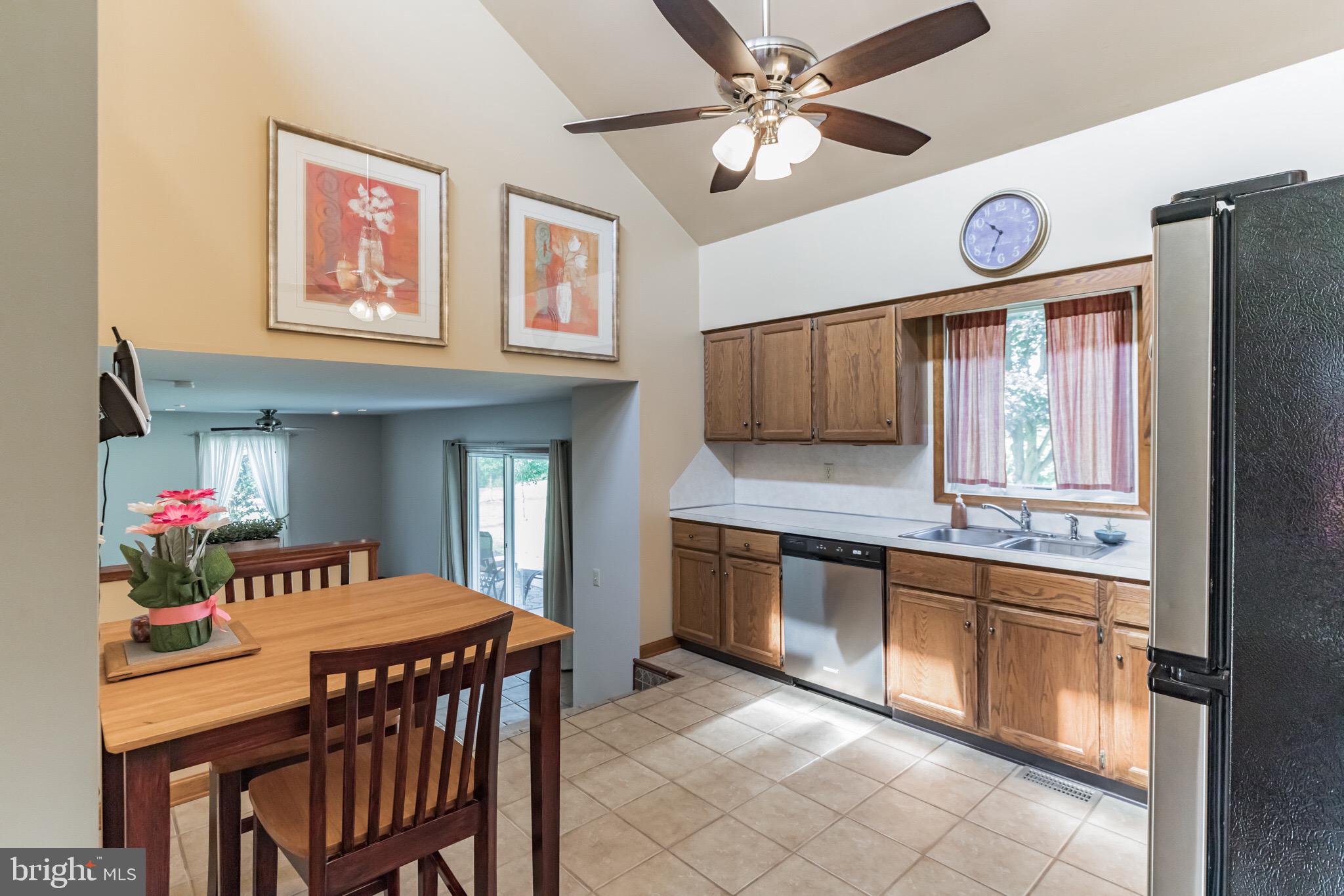 2329 East Buck Road Pennsburg, PA 18073 - Photo 19 of 37