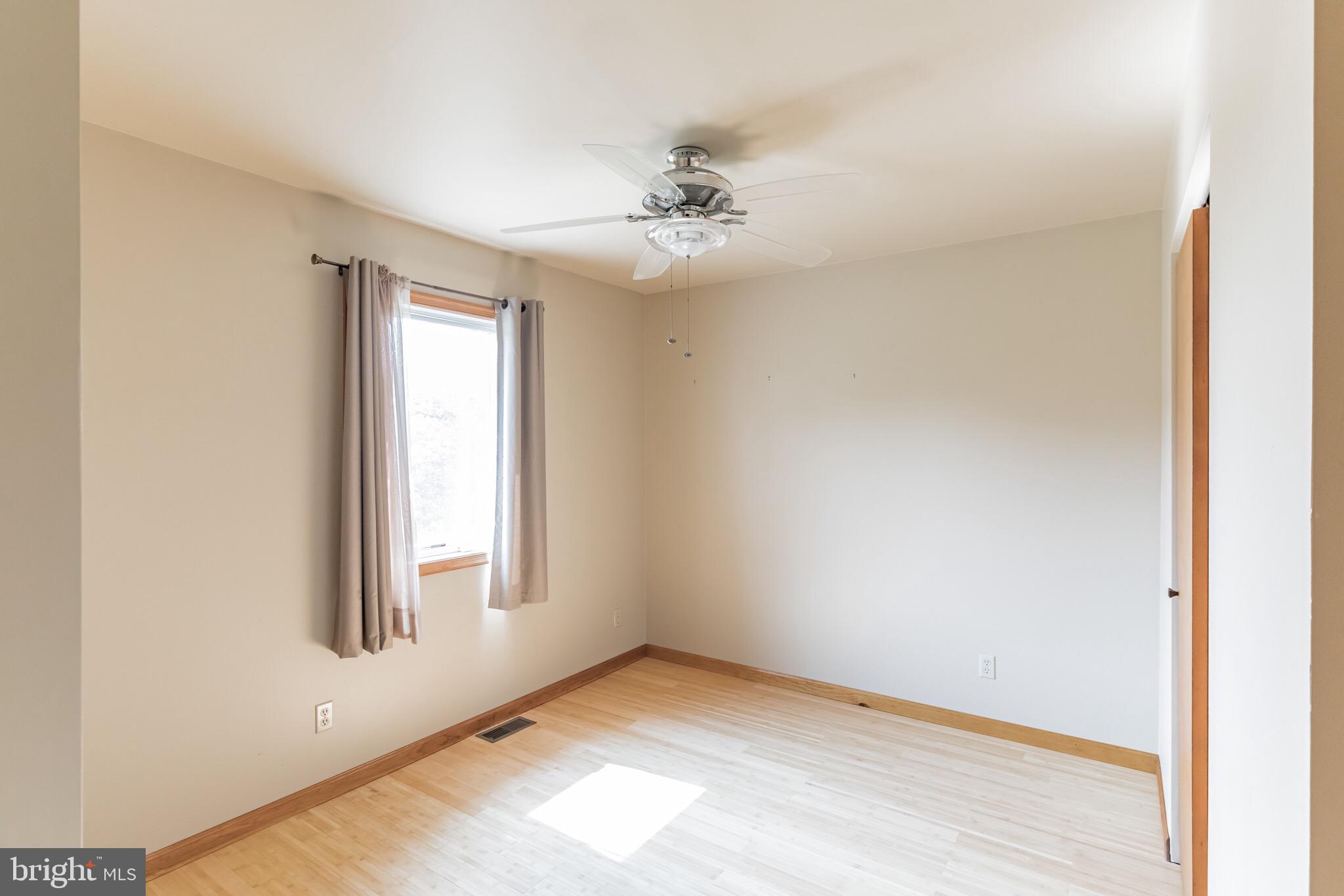 2329 East Buck Road Pennsburg, PA 18073 - Photo 22 of 37