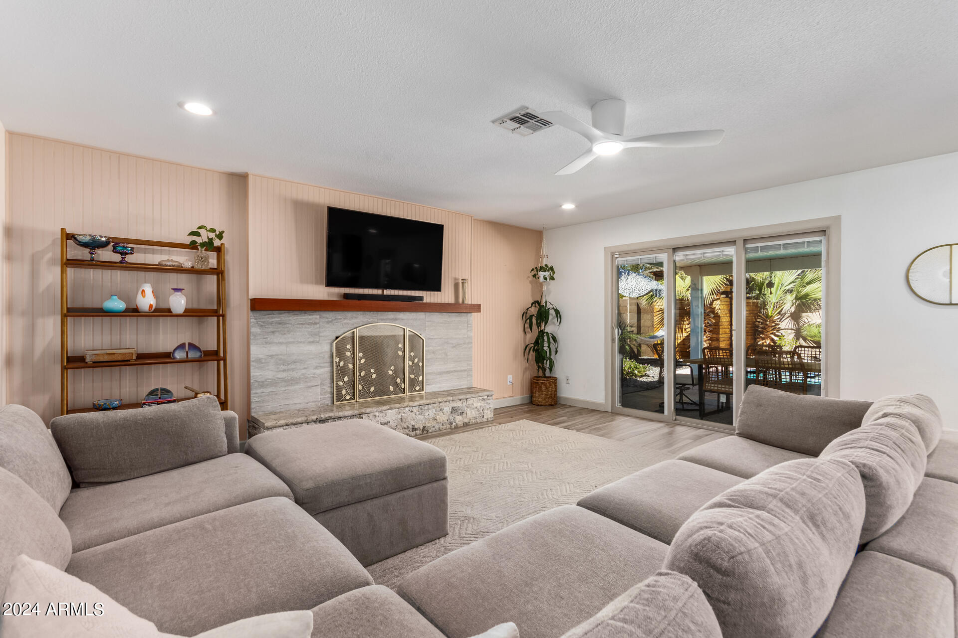 1702 West Griswold Road Phoenix, AZ 85021 - Photo 11 of 25 Living Room(3)
