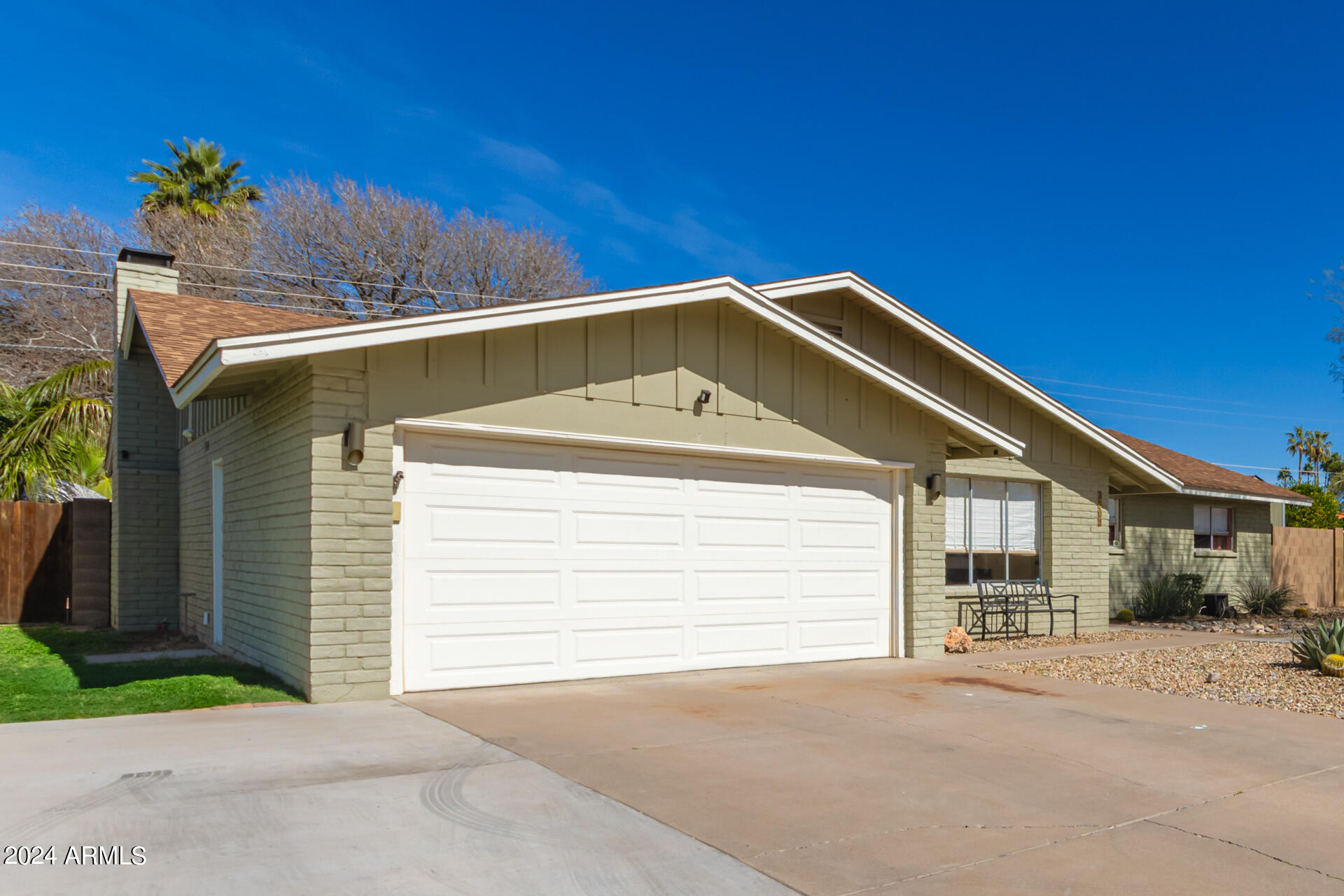 1702 West Griswold Road Phoenix, AZ 85021 - Photo 4 of 25 Garage(1)