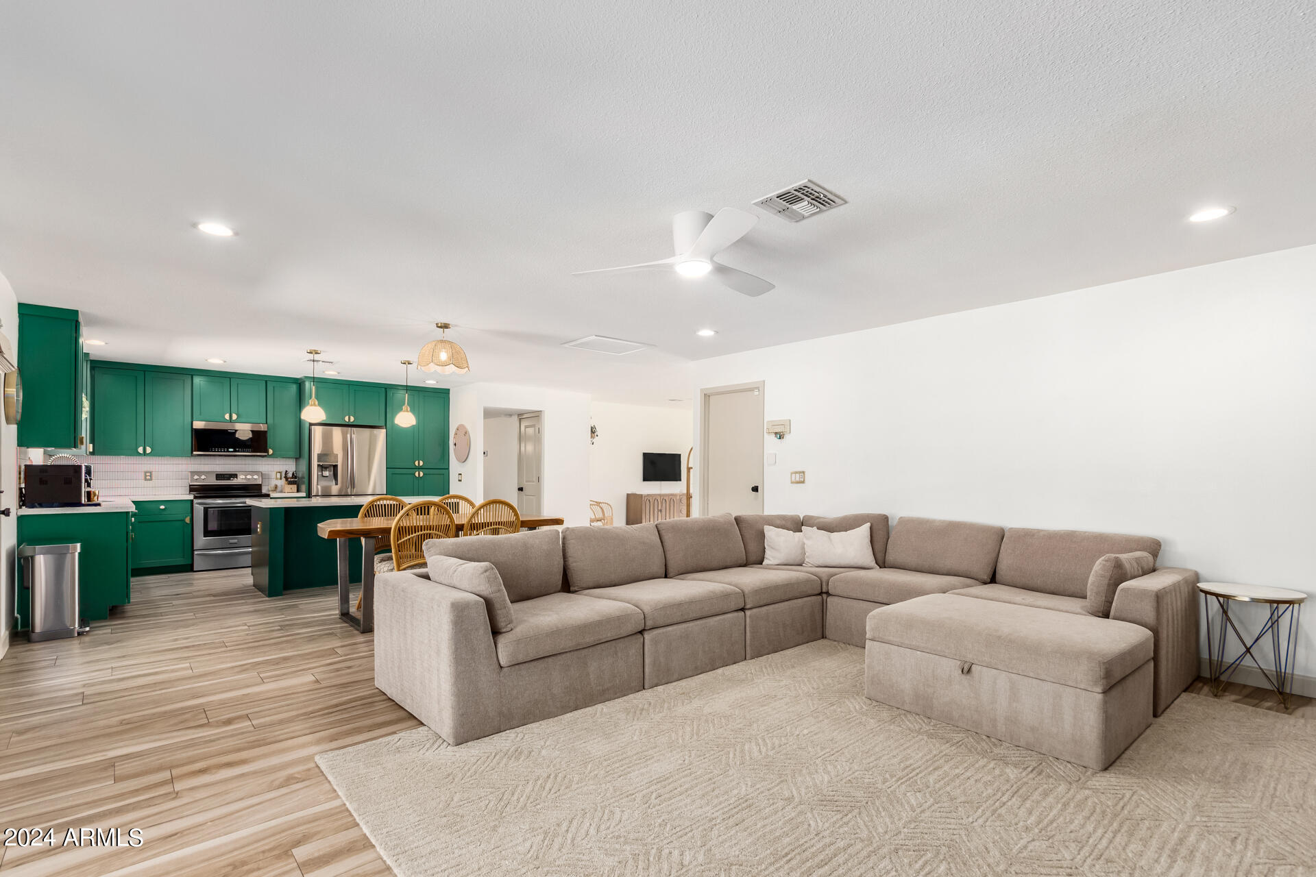 1702 West Griswold Road Phoenix, AZ 85021 - Photo 8 of 25 Living Room(1)