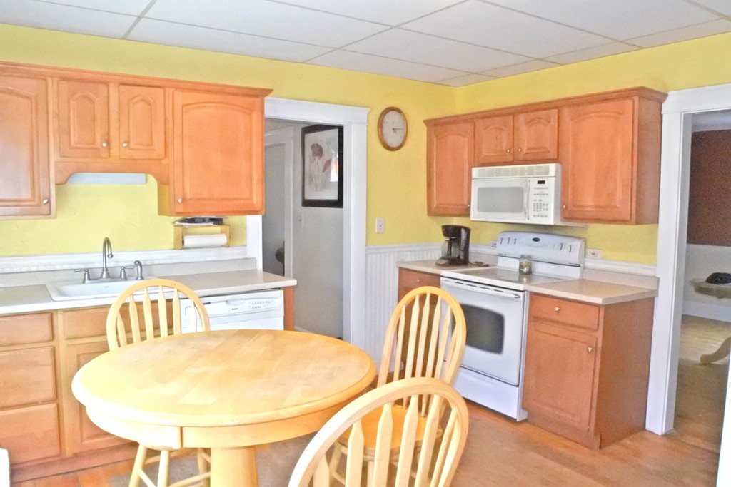 411 Chestnut Street Clinton, MA 01510 - Photo 8 of 19 Gallery Image 8