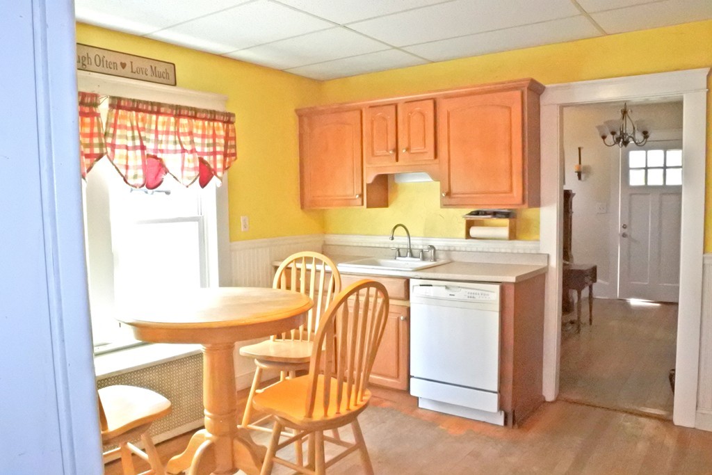 411 Chestnut Street Clinton, MA 01510 - Photo 10 of 19 Gallery Image 10