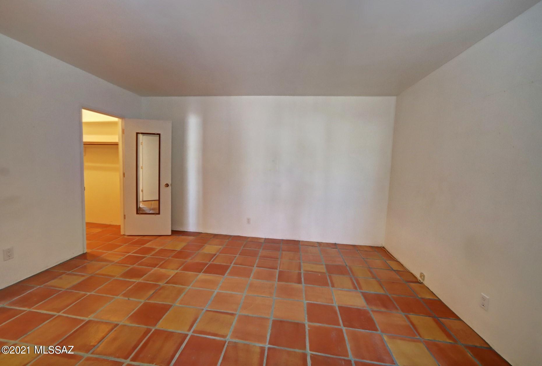 660 East River Road, Unit I Tucson, AZ 85704 - Photo 25 of 37