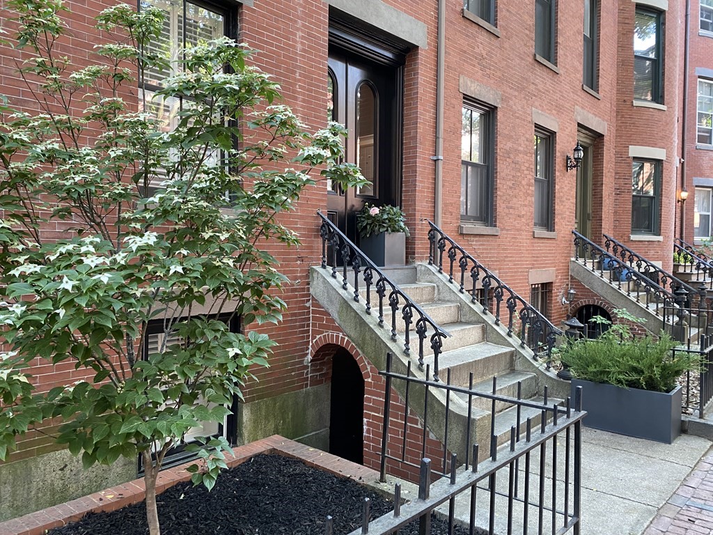 29 East Springfield Street Boston, MA 02118 - Photo 1 of 42